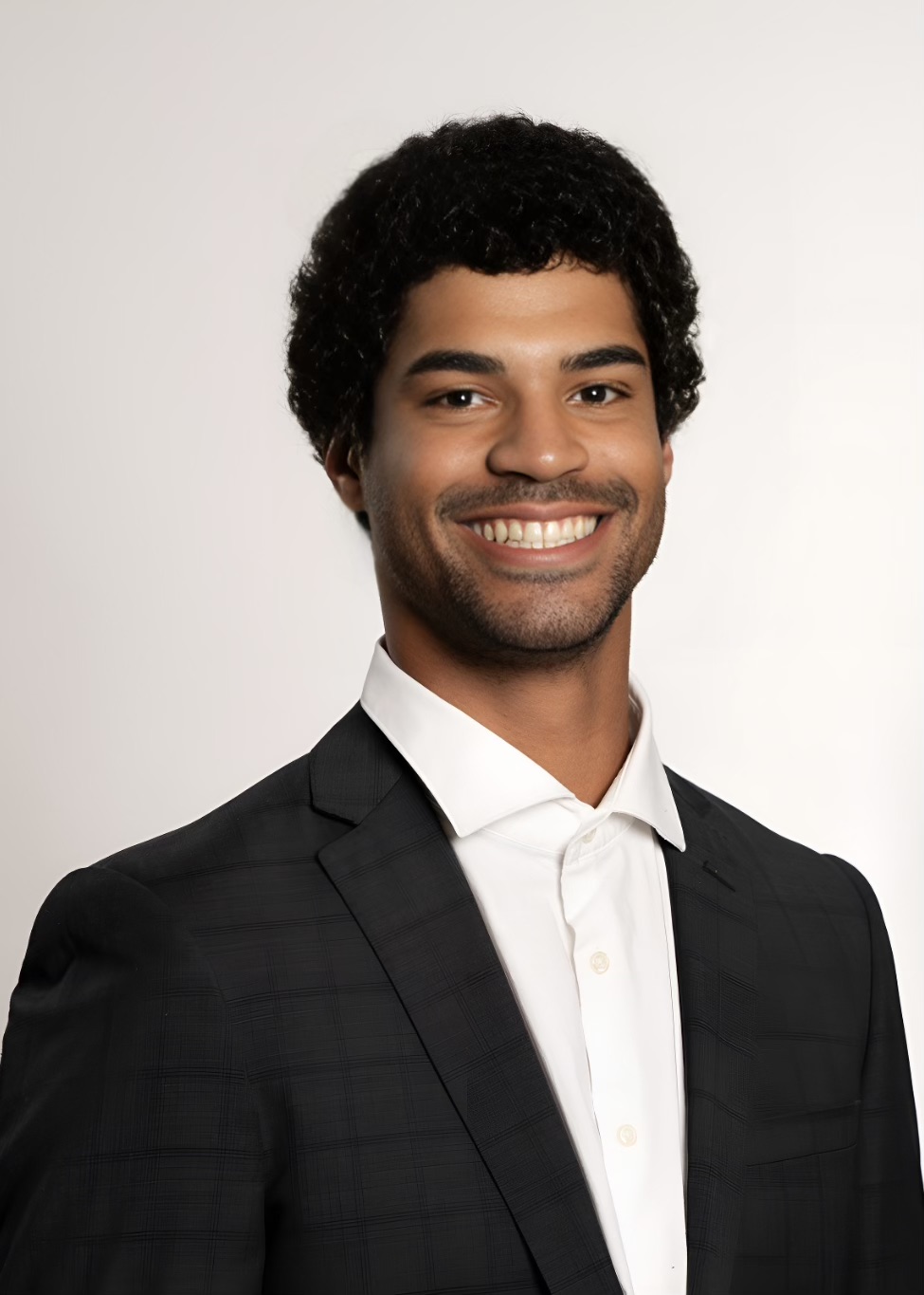 M&A Associate Noah Jones