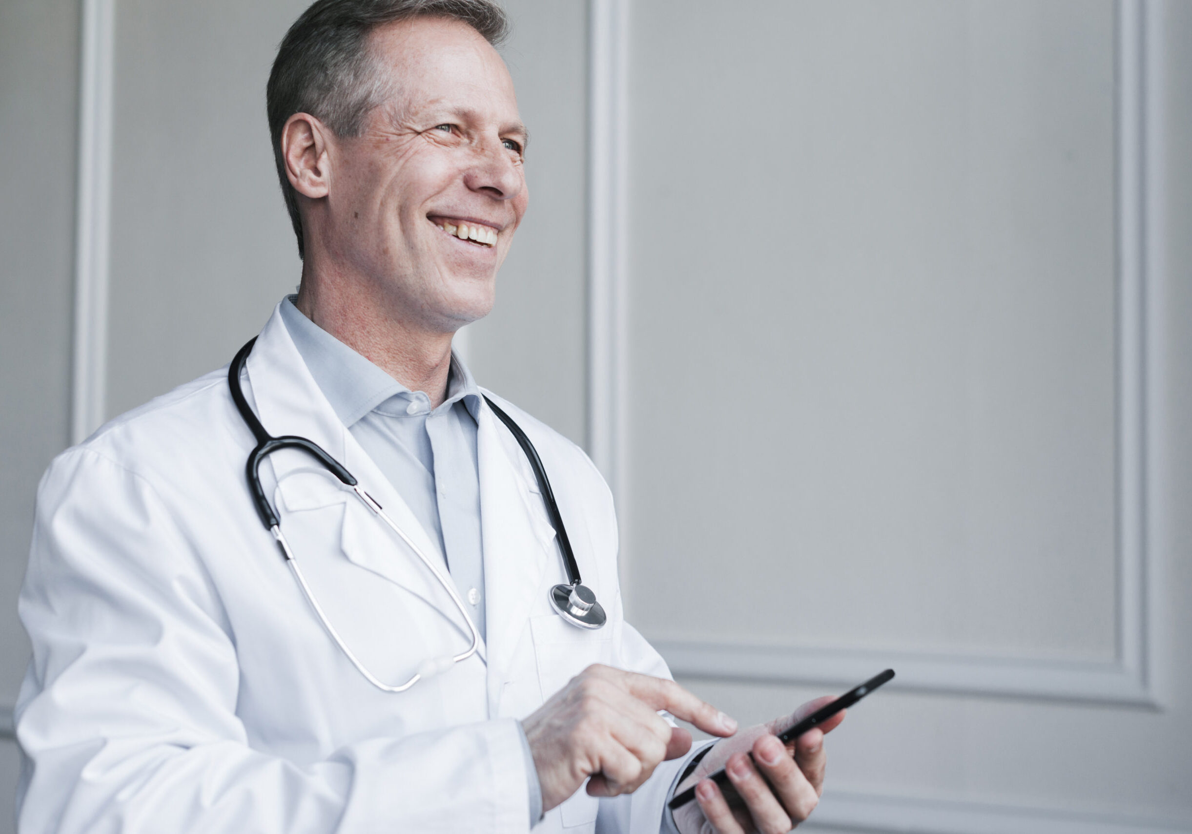 Dr. S, an experienced ER physician, and Mrs. S had built a thriving MedSpa in a secondary market for over 20 years. As true pioneers in the aesthetics industry, they established themselves as respected providers of advanced laser treatments, hormone therapies, and cutting-edge skincare solutions.